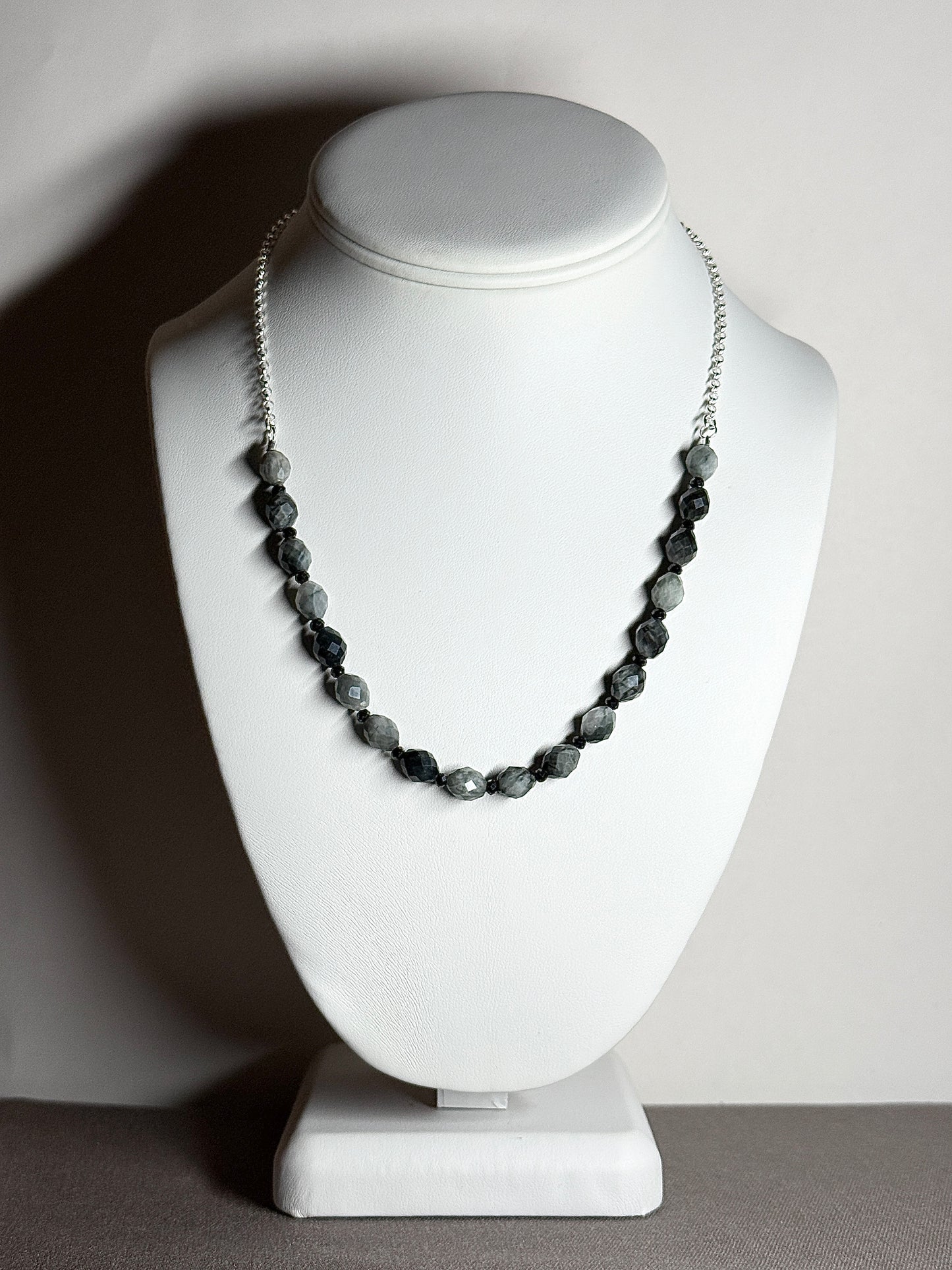Hawkeye Jasper Necklace with Faceted Stones