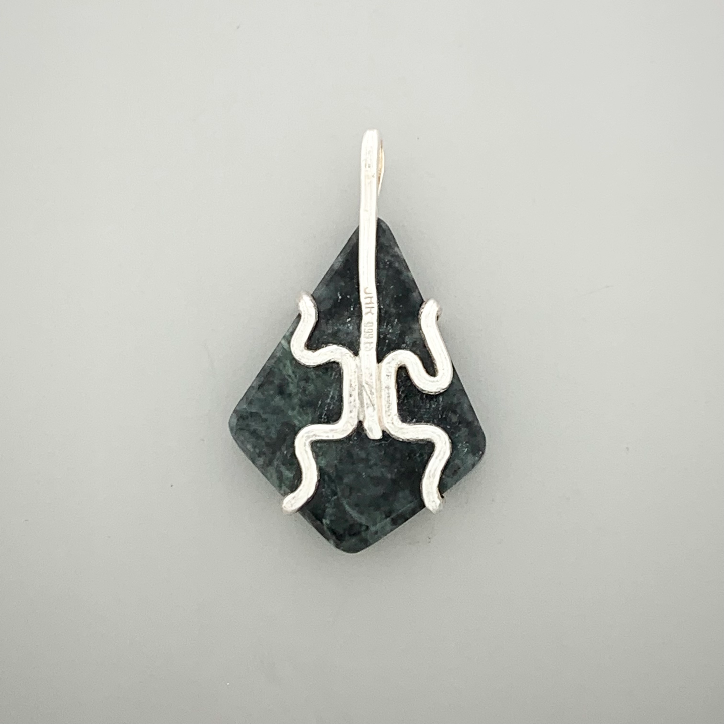 Jade Prong Mount
