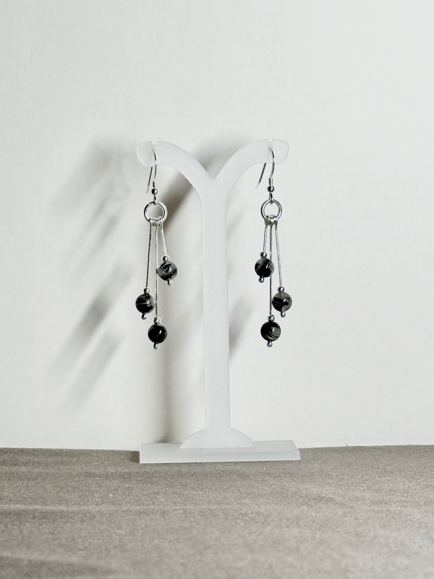 Tourmalinated Quarz Earrings, Tri-dangle