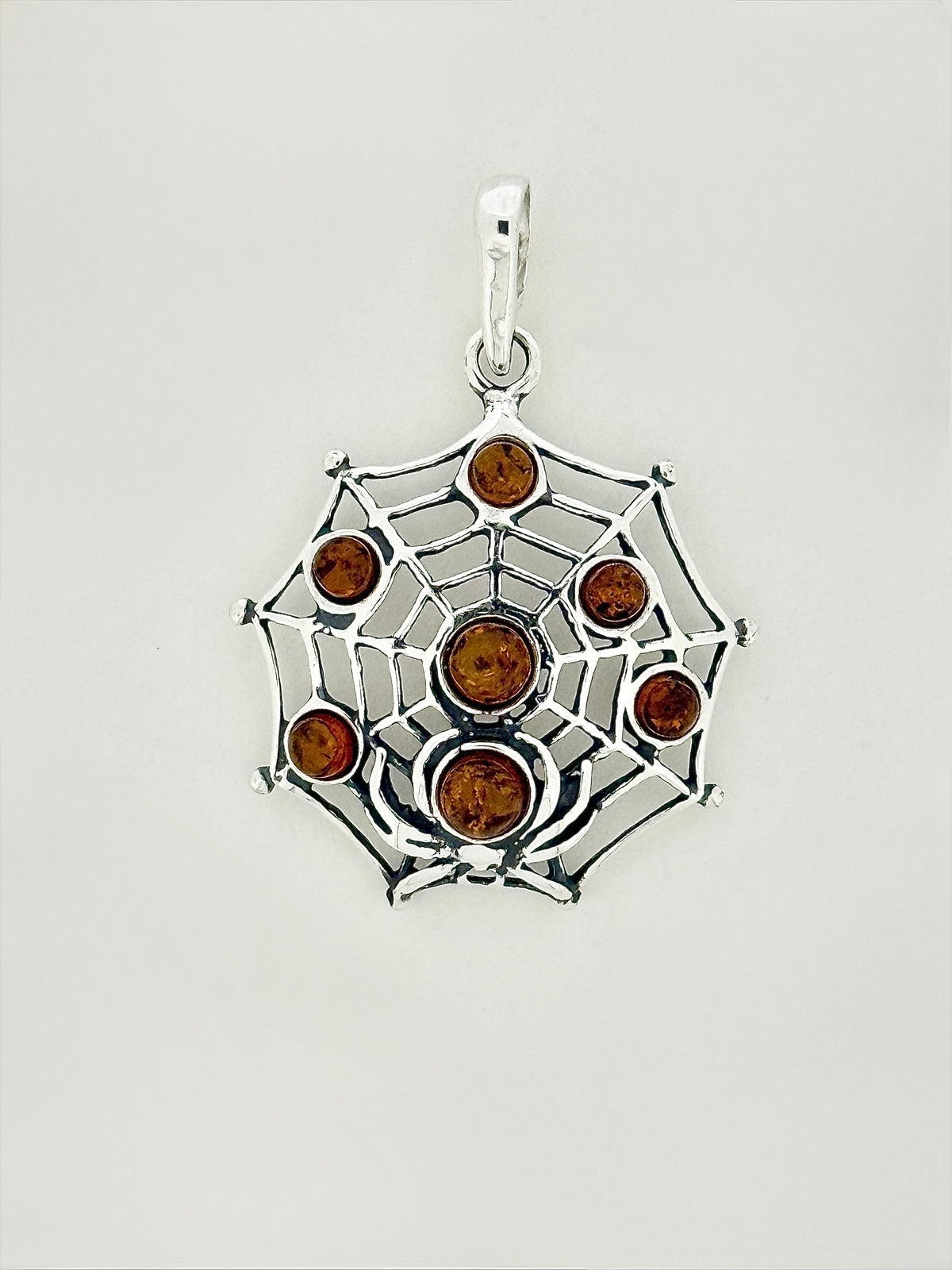 Amber Pendant, Spiderweb
