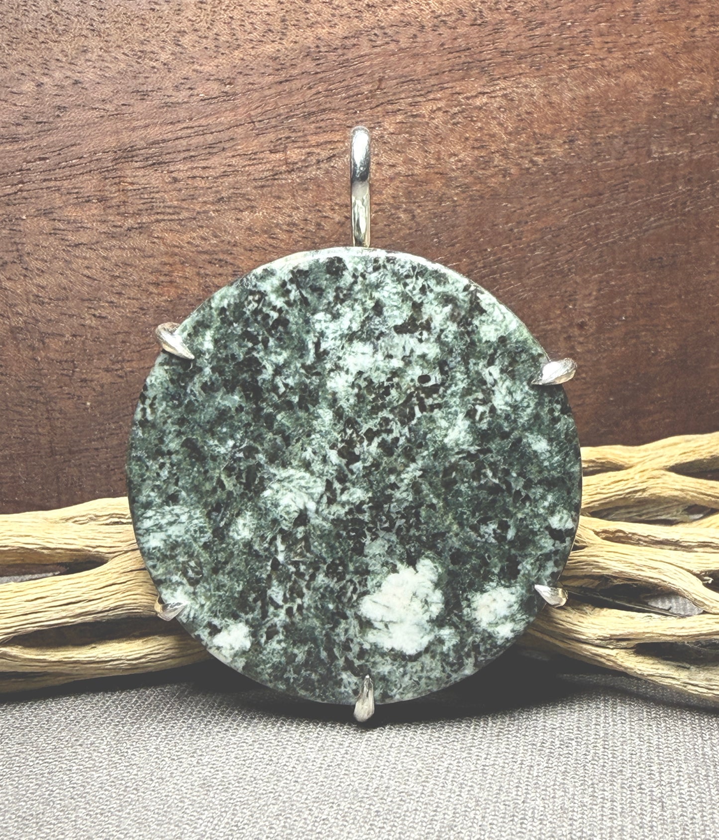 Dolostone Prong Mount