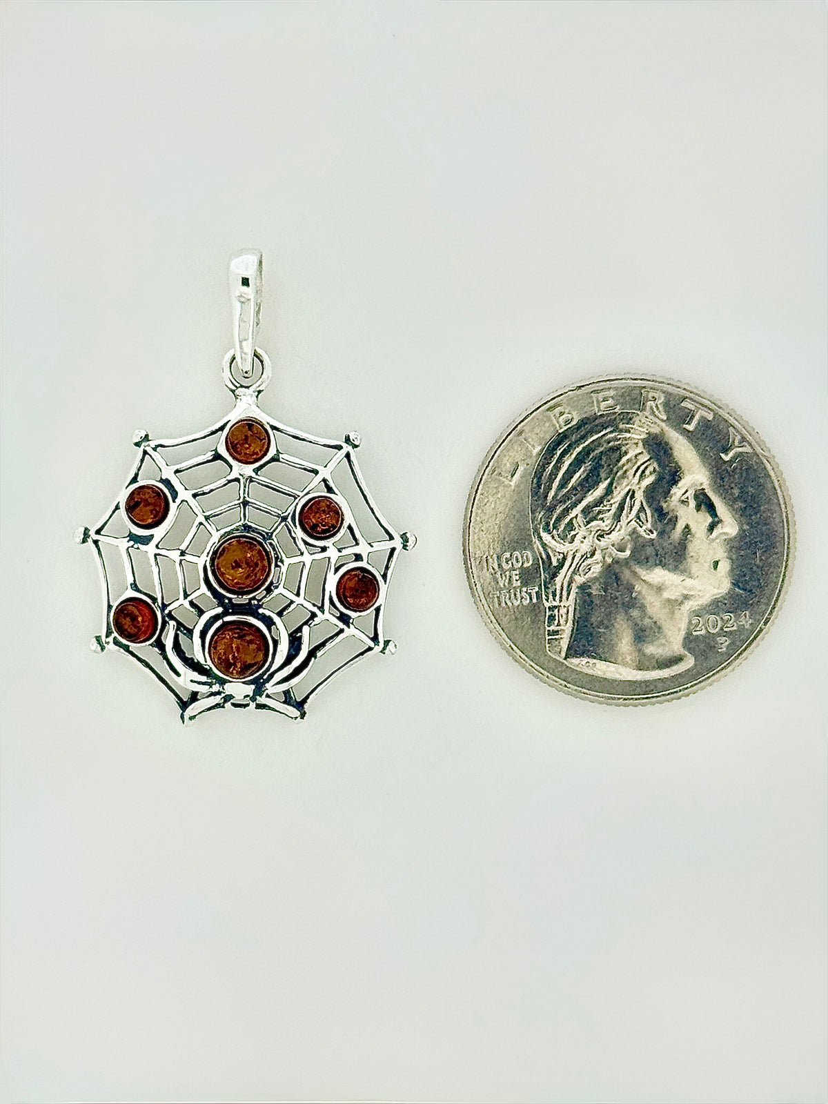 Amber Pendant, Spiderweb