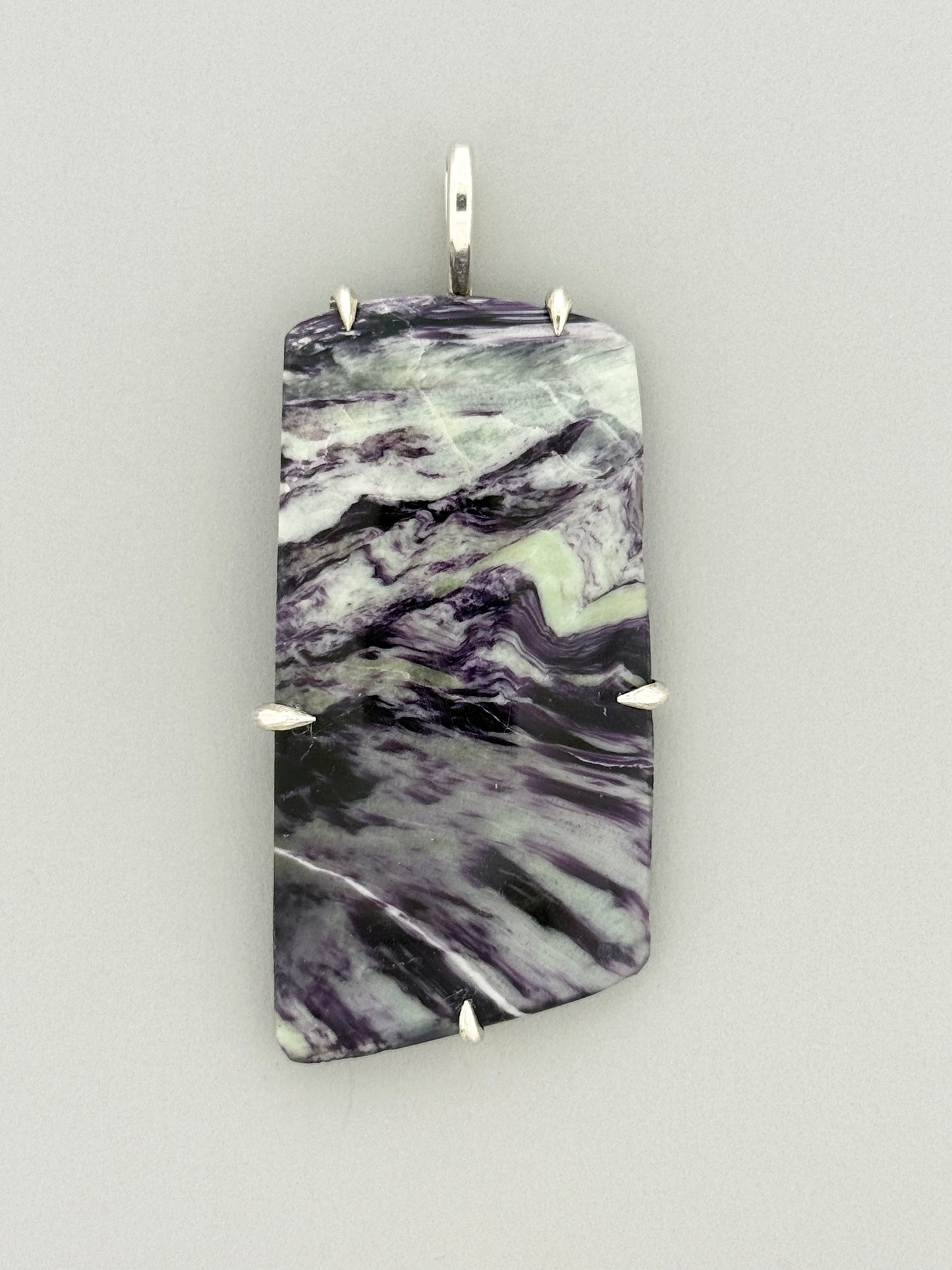 Kemmererite Prong Mount