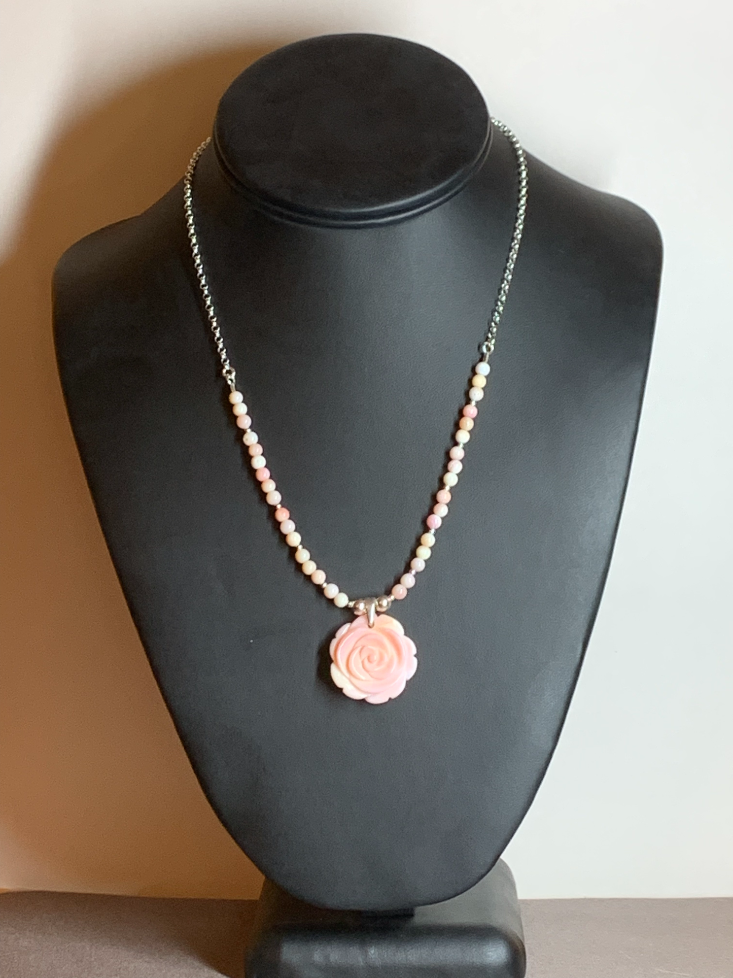 Conch Shell Flower Necklace